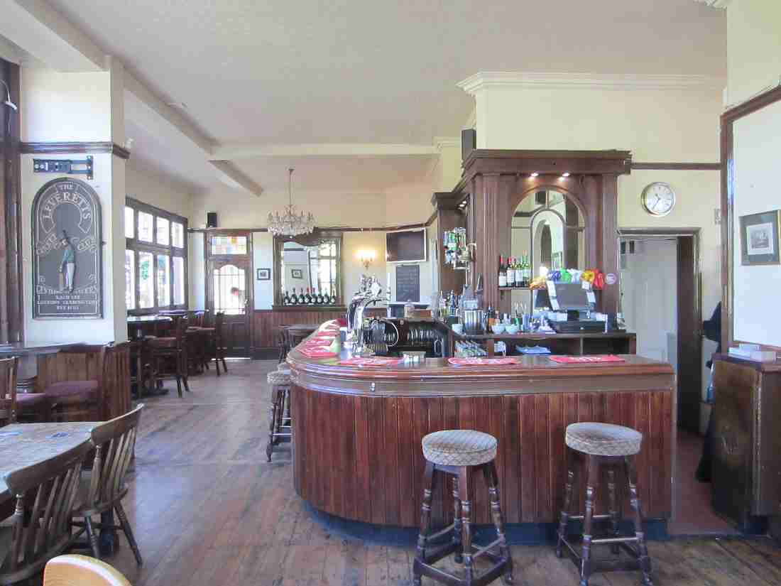 Pub for sale in Esher | Swan Inn, LS-419464