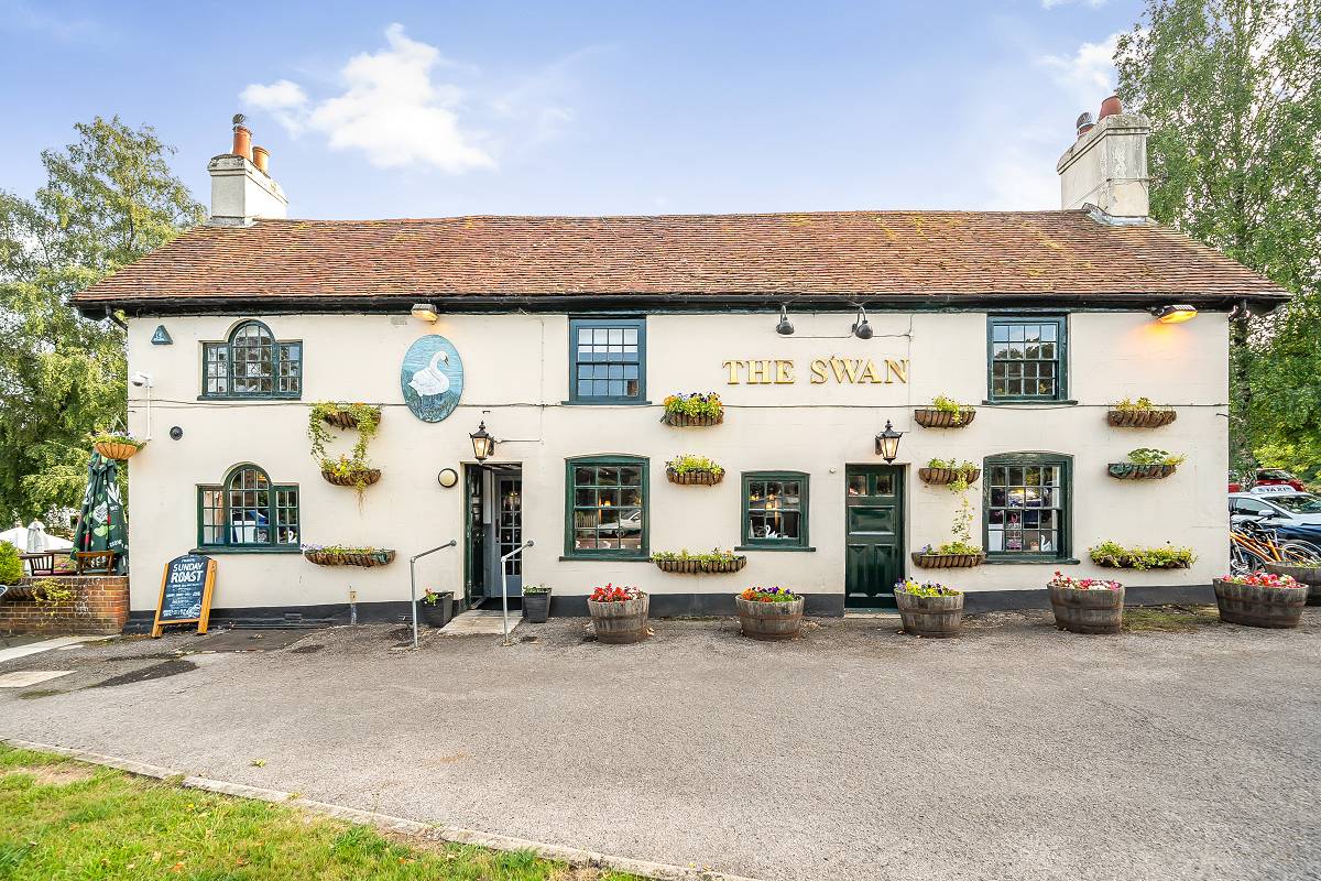 Press Release - The Swan, Lyndhurst